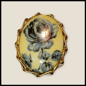 Vintage Blue Floral Ceramic Brooch/Pendant